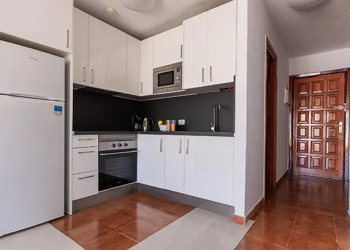 Cerca Playa San Eugenio