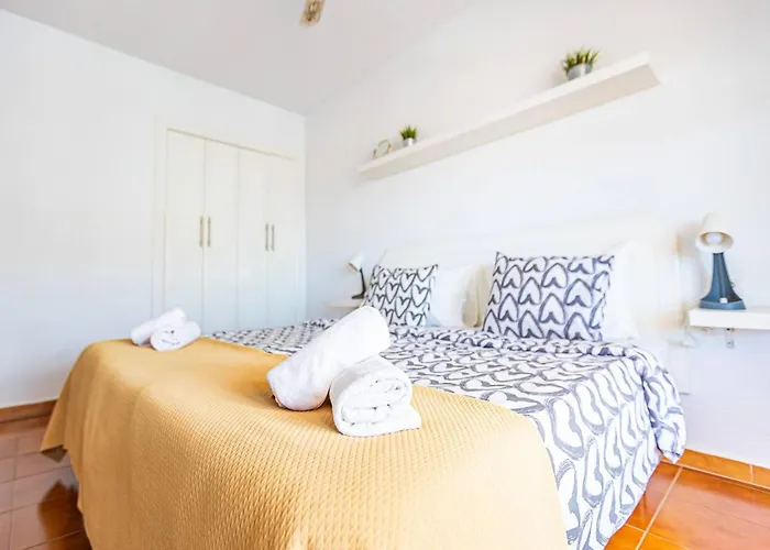 Cerca Playa San Eugenio * Адехе