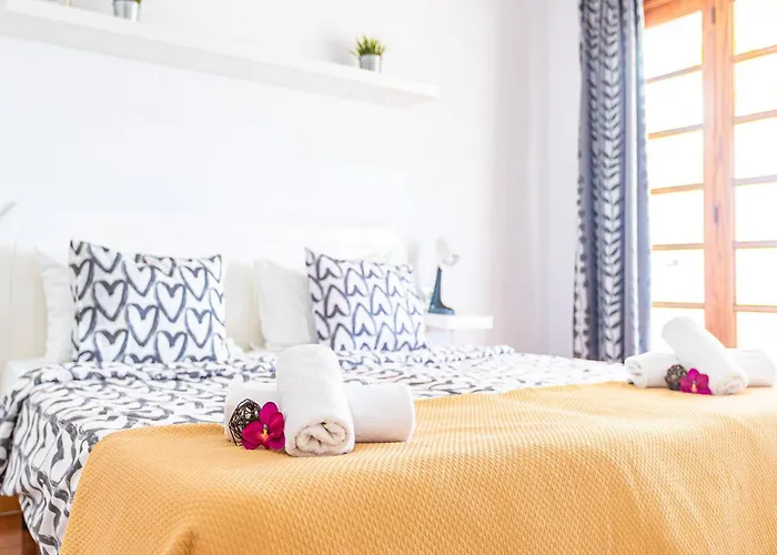 Cerca Playa San Eugenio Апартаменти