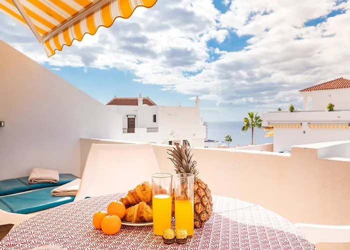 Cerca Playa San Eugenio Адехе